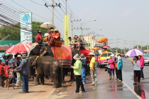 Thailand - Elefanten Parade im Isaan